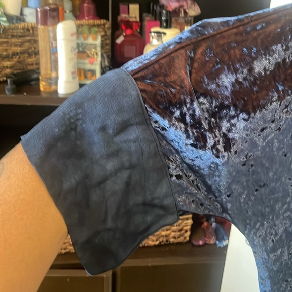 Eoeo + Juan Velvet A Line Blouse Size 3 (Good up to 4x/5x) - Picture 3 of 5